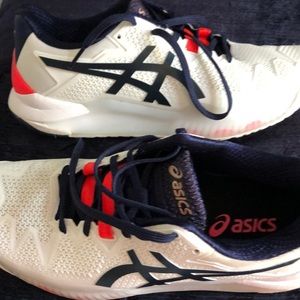 EUC woman’s ASICS gel resolution. Tennis shoes sz8